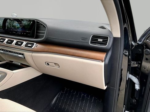 Used 2023 Mercedes-Benz GLS 450 4MATIC image 27