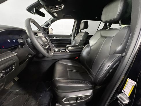 Used 2022 Jeep Wagoneer Series II image 22