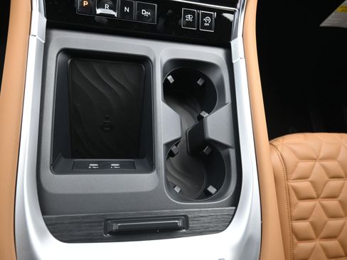 New 2025 Nissan Armada Platinum Reserve image 18