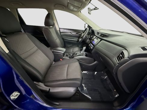 Used 2018 Nissan Rogue SV image 29