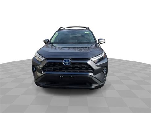 Used 2023 Toyota RAV4 XLE Premium image 3