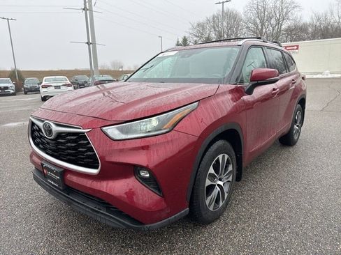 Certified 2021 Toyota Highlander XLE image 5