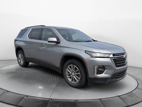 Used 2023 Chevrolet Traverse LT FWD image 4