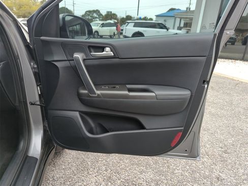Used 2022 Kia Sportage Nightfall Edition image 34