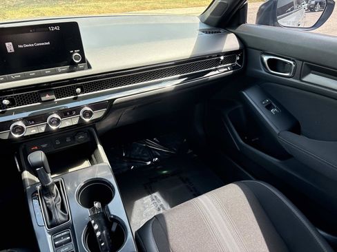 Used 2025 Honda Civic Sport image 27