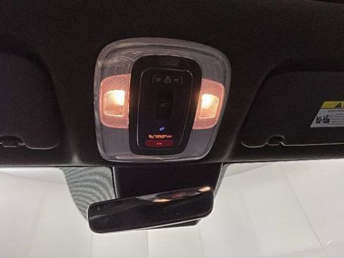 Used 2025 Hyundai Elantra Limited FWD image 26