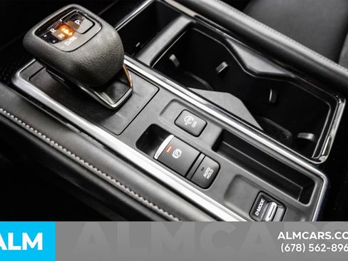 Used 2025 Nissan Pathfinder SV image 38