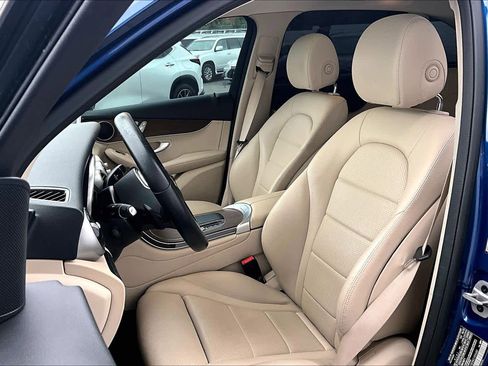 Used 2022 Mercedes-Benz GLC 300 image 7