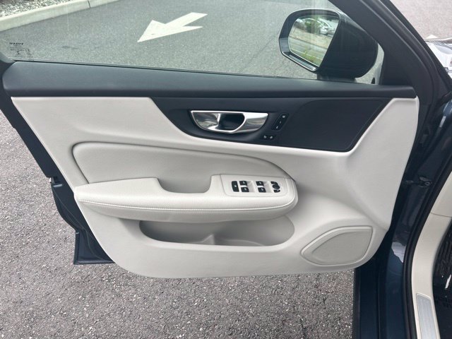 Used 2022 Volvo S60 B5 Momentum w/ Climate Package FWD image 18