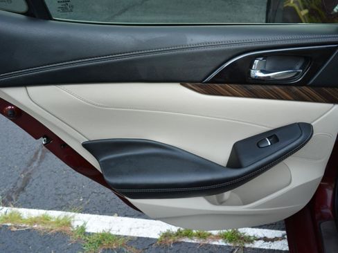 Used 2017 Nissan Maxima Platinum FWD image 10