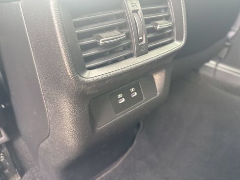 Used 2025 Nissan Murano SL AWD/4WD image 17