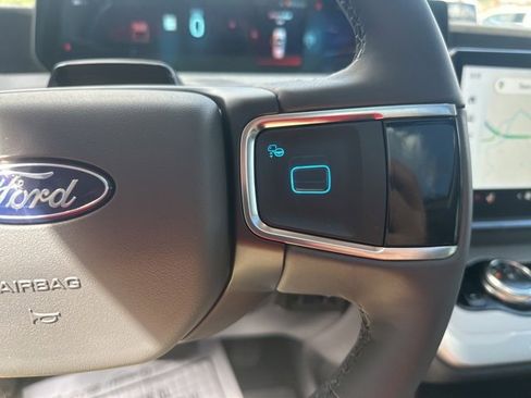 New 2025 Ford Expedition Active image 20