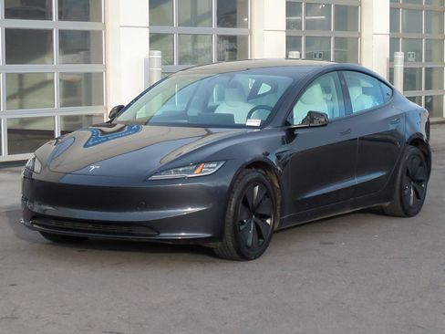 Used 2025 Tesla Model 3 Long Range image 11