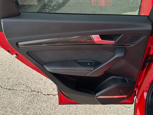 Used 2024 Audi SQ5 Prestige image 19