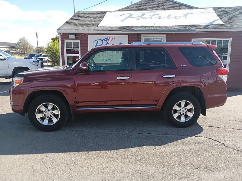 Used 2013 Toyota 4Runner SR5 AWD/4WD image 2