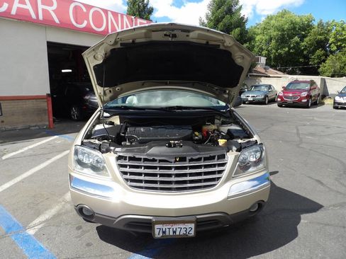 Used 2005 Chrysler Pacifica Touring image 13