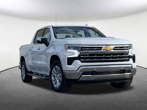 Used 2023 Chevrolet Silverado 1500 LTZ AWD/4WD image 2