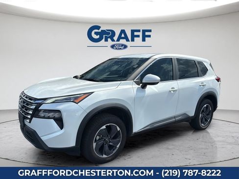 Used 2024 Nissan Rogue SV FWD image 2