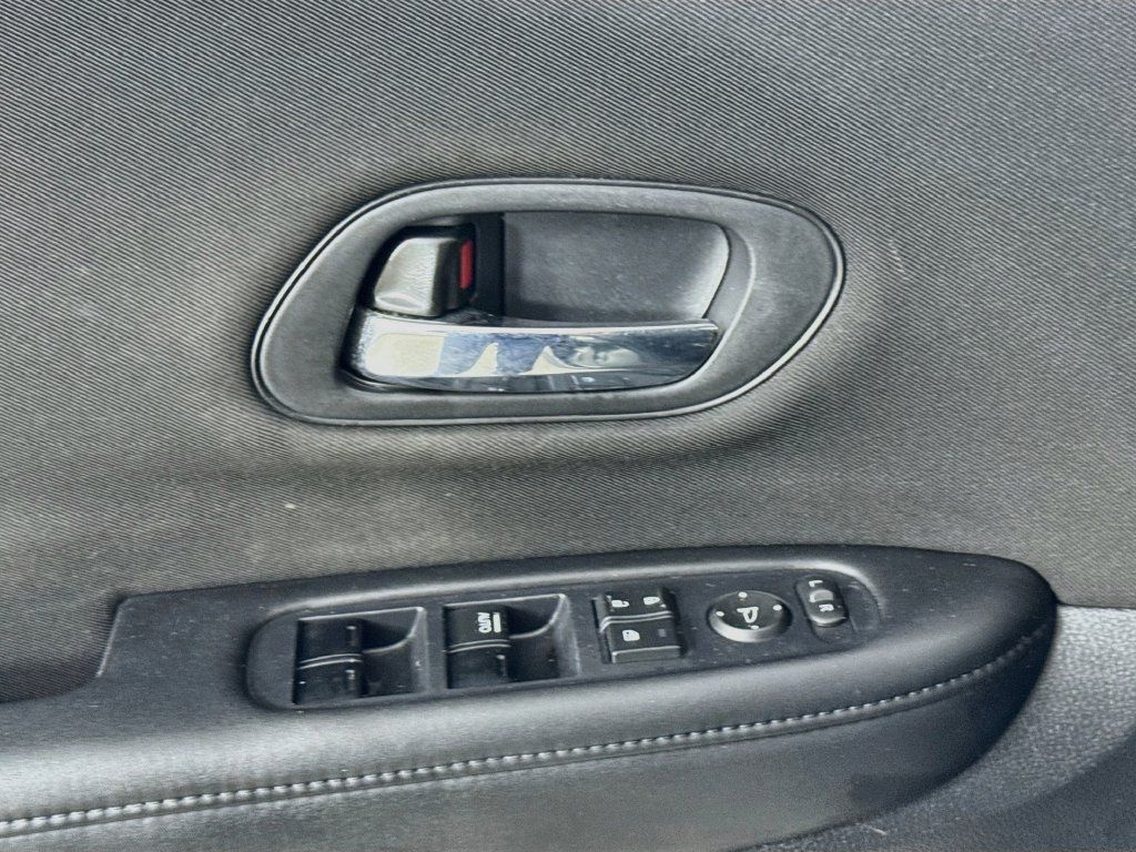 Used 2018 Honda HR-V LX image 23