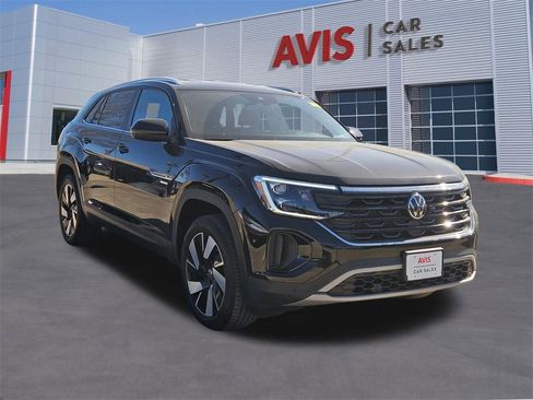 Used 2025 Volkswagen Atlas Cross Sport SE image 9