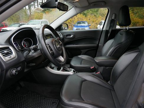 Used 2018 Jeep Compass Latitude w/ Cold Weather Group image 14