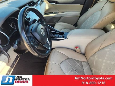Used 2019 Toyota Camry XLE FWD image 14