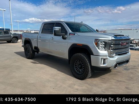 Used 2020 GMC Sierra 3500 Denali w/ Denali Ultimate Package image 7