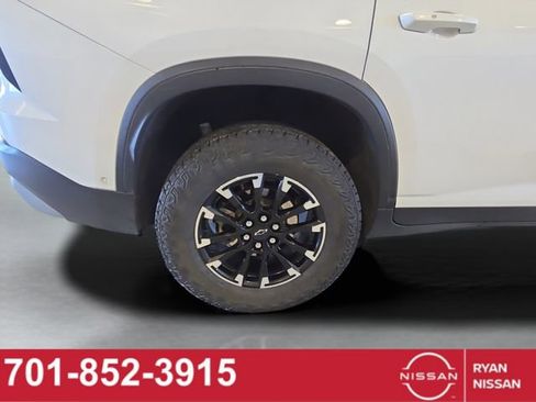 Used 2024 Chevrolet Traverse Z71 w/ Enhanced Driving Package image 21