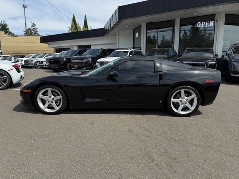 Used 2006 Chevrolet Corvette Coupe RWD image 2