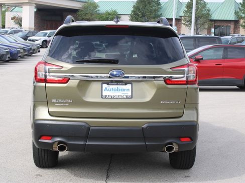 Used 2023 Subaru Ascent Premium w/ Convenience Package AWD/4WD image 6