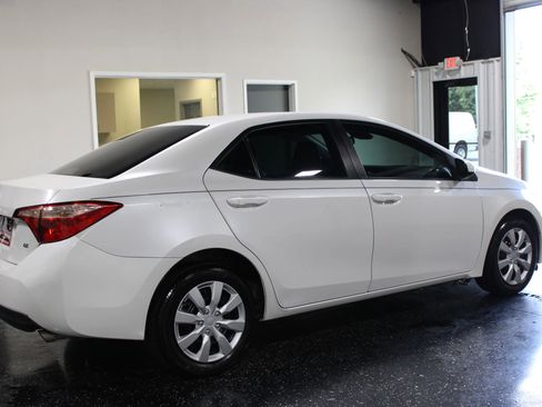 Used 2017 Toyota Corolla LE FWD image 3