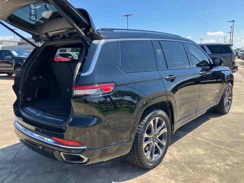 Used 2023 Jeep Grand Cherokee L Overland w/ Luxury Tech Group IV AWD/4WD image 16