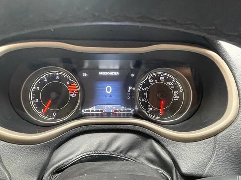 Used 2017 Jeep Cherokee Limited AWD/4WD image 30