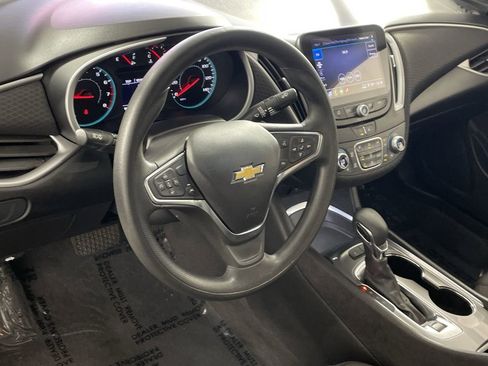 Used 2024 Chevrolet Malibu LT image 11