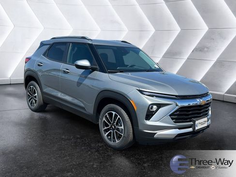 New 2026 Chevrolet TrailBlazer LT w/ LPO, Blackout Package AWD/4WD image 7