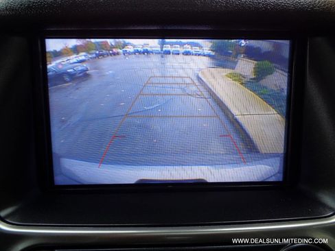 Used 2020 Chevrolet Suburban LT image 16