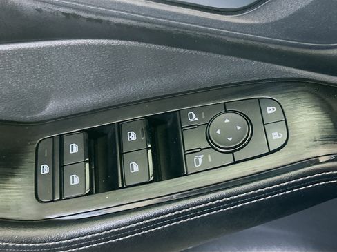 Used 2024 Nissan Rogue SV AWD/4WD image 15