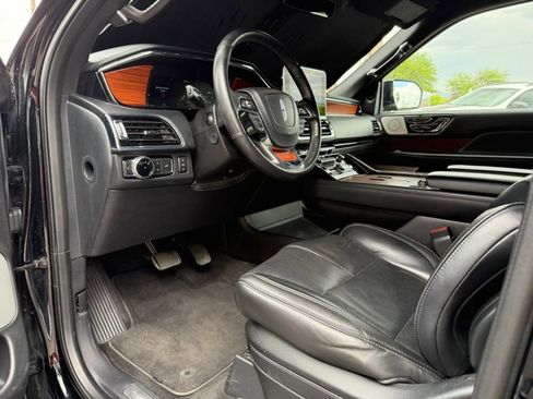 Used 2018 Lincoln Navigator L Reserve image 43