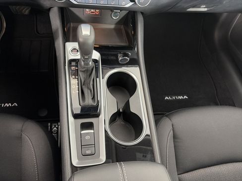 Certified 2021 Nissan Altima 2.5 SV w/ SV Premium Package AWD/4WD image 25