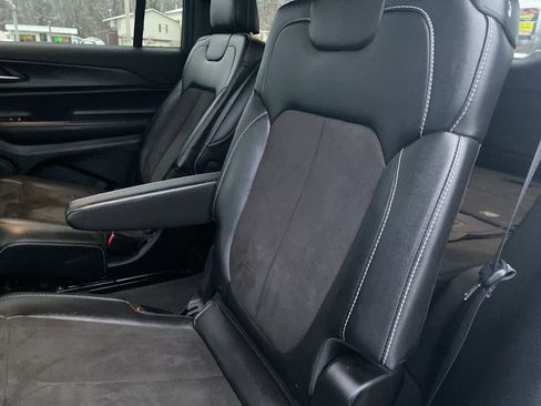 Used 2023 Jeep Grand Cherokee L Laredo image 21