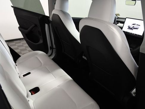 Used 2023 Tesla Model Y Long Range image 22