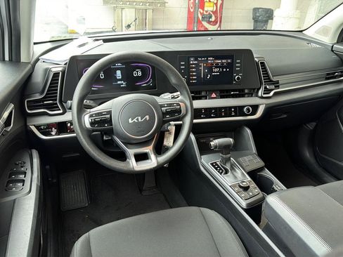 Used 2025 Kia Sportage LX FWD image 18