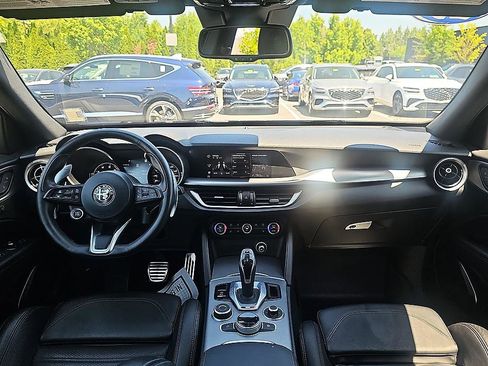 Used 2023 Alfa Romeo Stelvio Veloce AWD/4WD image 34
