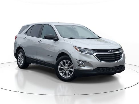 Used 2020 Chevrolet Equinox LS w/ LS Convenience Package FWD image 1