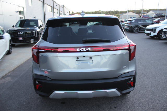 Used 2024 Kia Seltos LX AWD/4WD image 28