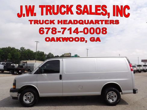 Used 2023 GMC Savana 2500 w/ Driver Convenience Package RWD image 2