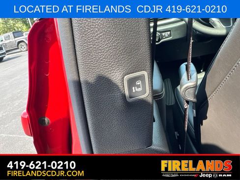 New 2027 Chrysler Pacifica Select FWD image 14