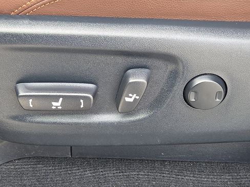 Used 2021 Toyota 4Runner Limited image 14