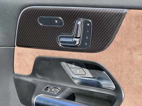 Certified 2025 Mercedes-Benz GLA 250 4MATIC image 17