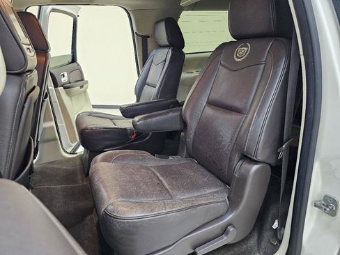 Used 2013 Cadillac Escalade ESV Platinum RWD image 25